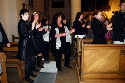 2013-11-03 gospelnight-mit-helmut-jost-und-ruth-wilson chor-just-for-fun 015