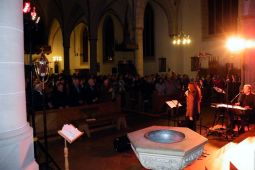 2013-11-03 gospelnight-mit-helmut-jost-und-ruth-wilson chor-just-for-fun 013