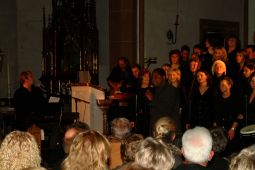 2003-11-07 gospelnight-mit-david-thomas chor-just-for-fun 021