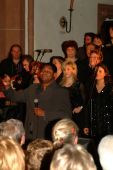 2003-11-07 gospelnight-mit-david-thomas chor-just-for-fun 020